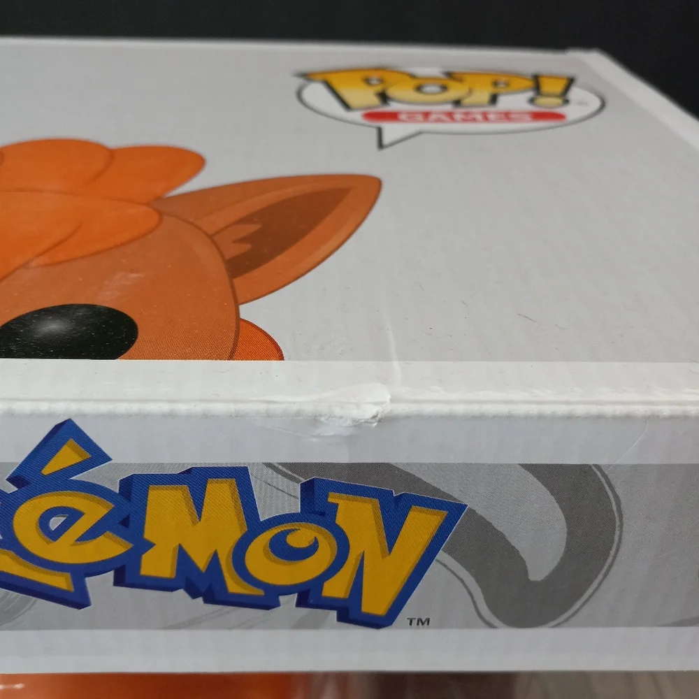Jumbo Pokemon Vulpix Exclusive 10 inch Funko Pop! #599